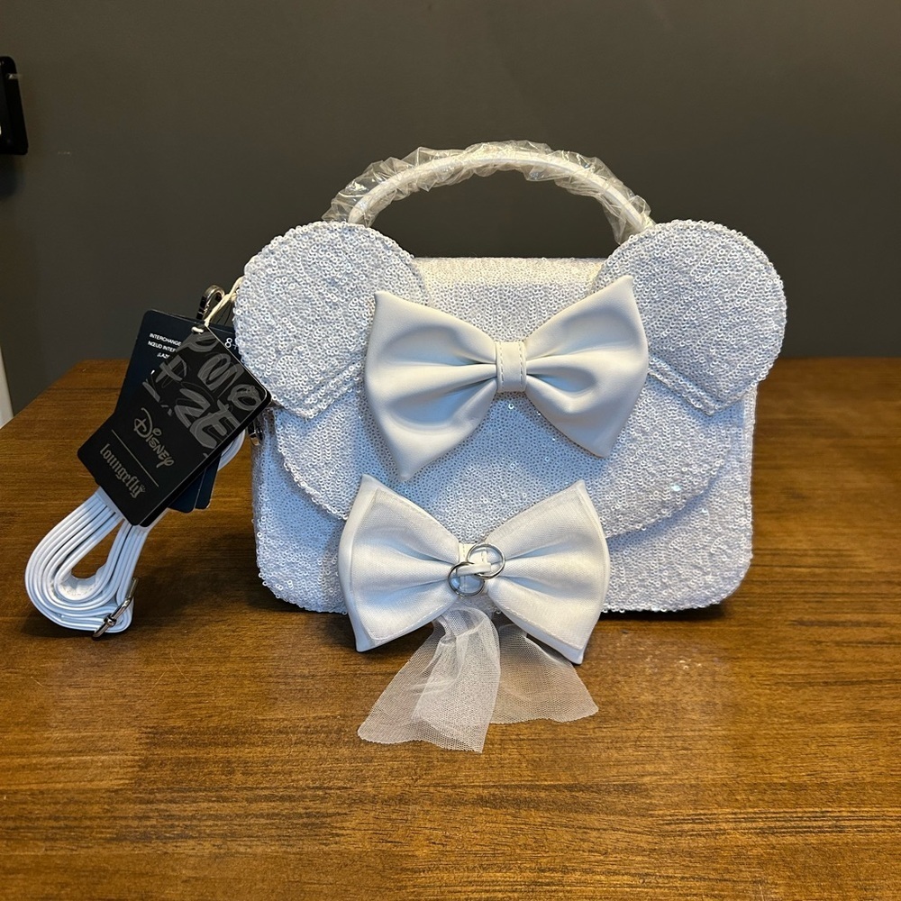 Loungefly Disney Minnie Mouse Sequin Wedding Bride Crossbody Purse Bag NWT - Picture 2 of 11